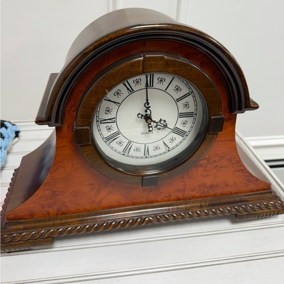 Quartz mantel clock - Picture 3 of 4